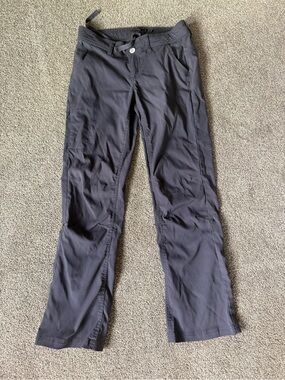 Prana Women’s Hiking Pants Size 2 Short Inseam Gray—missing button
